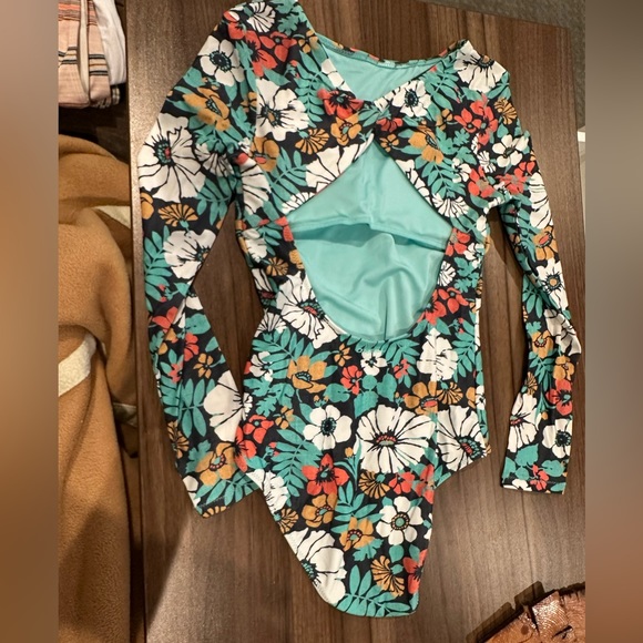 O’Neill Girl Surf Suit - Picture 2 of 3
